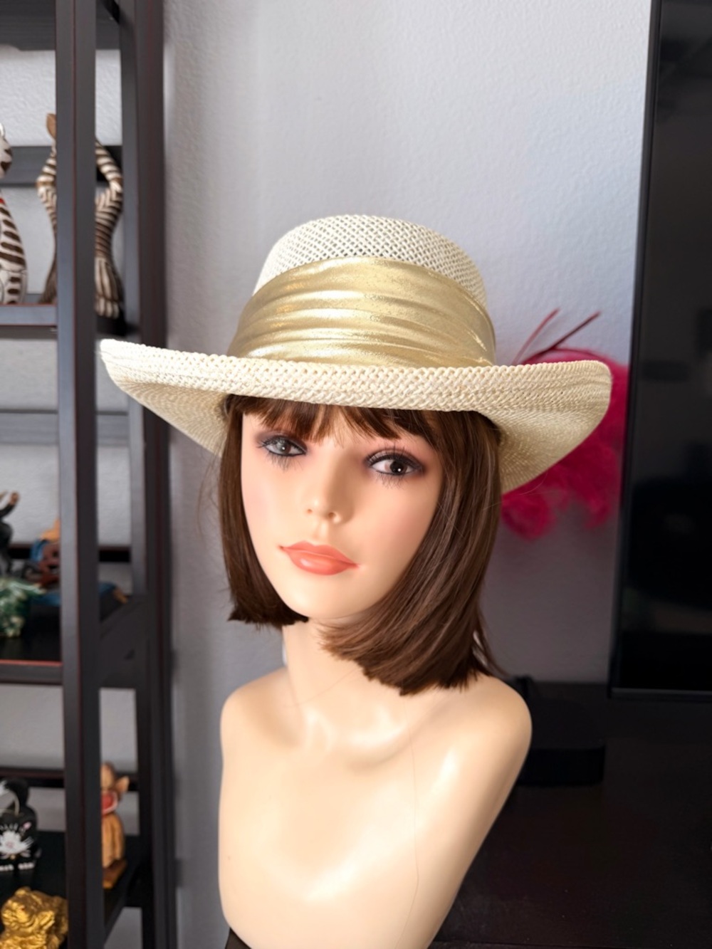 Town Talk Cream Straw Sun Hat with Gold Band